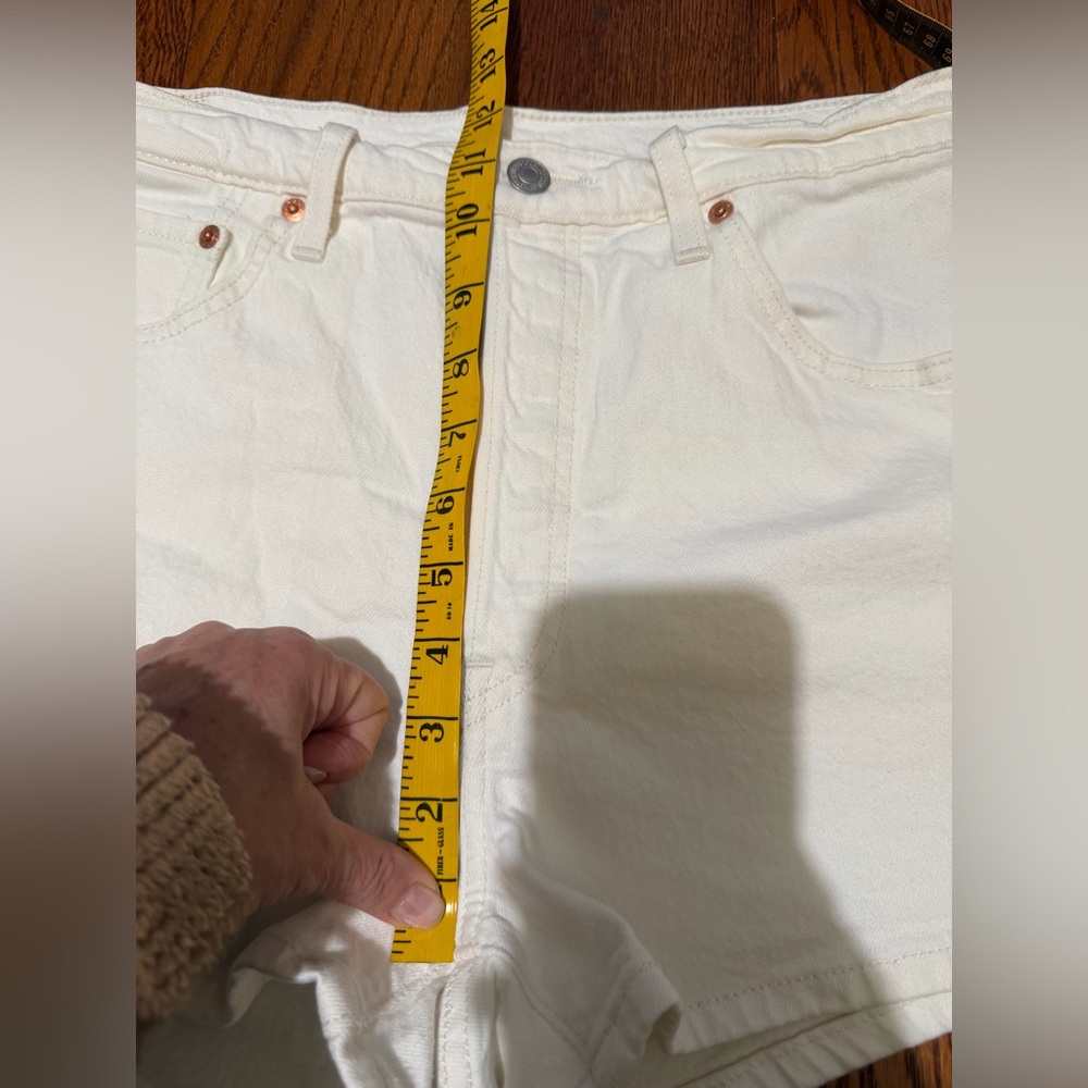 Levi’s 501 ORIGINAL HIGH RISE Jean SHORTS White Denim Button fly Size 32 Stretch - Picture 9 of 13